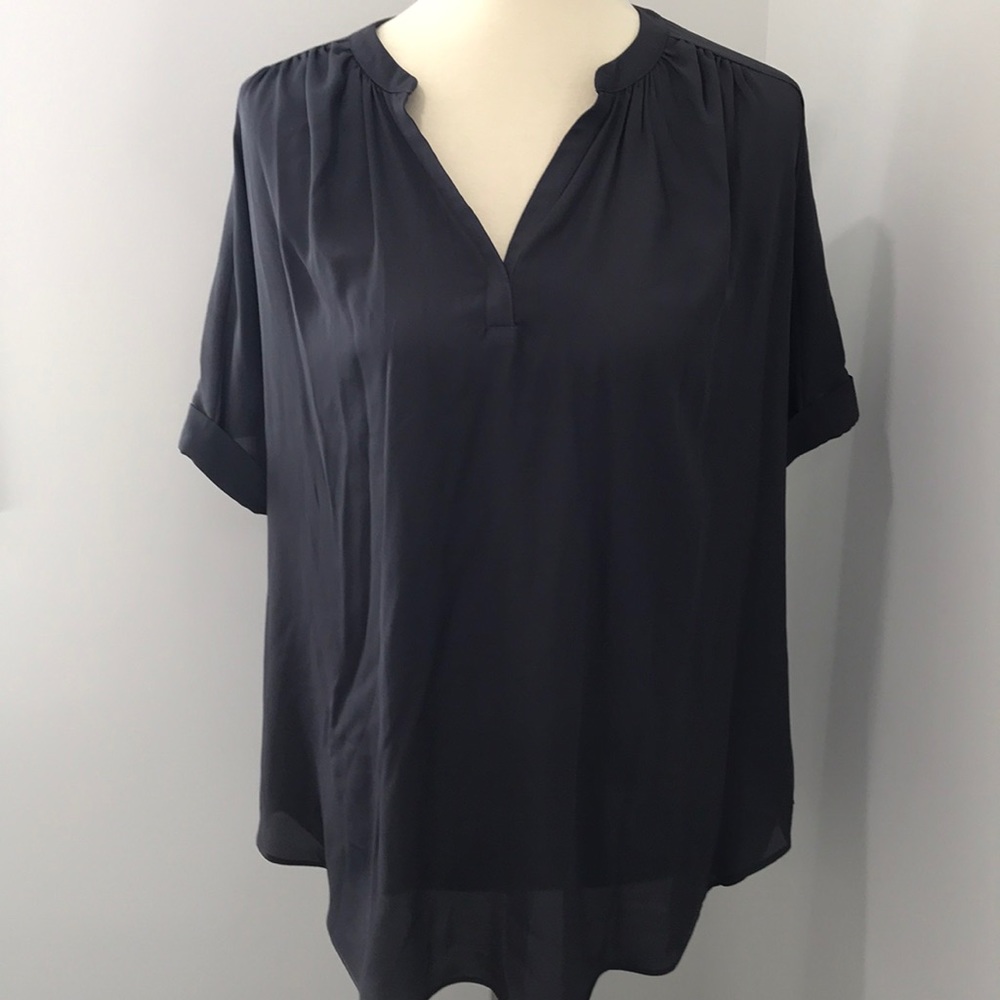 Worthington Grey short sleeved shirr